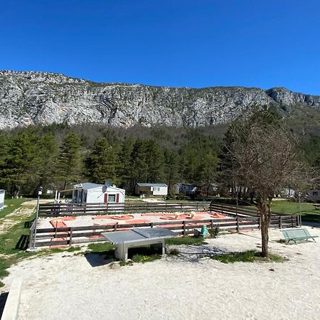 Mobilhome Comfort A La Montagne Saint-Auban  Bagian luar foto