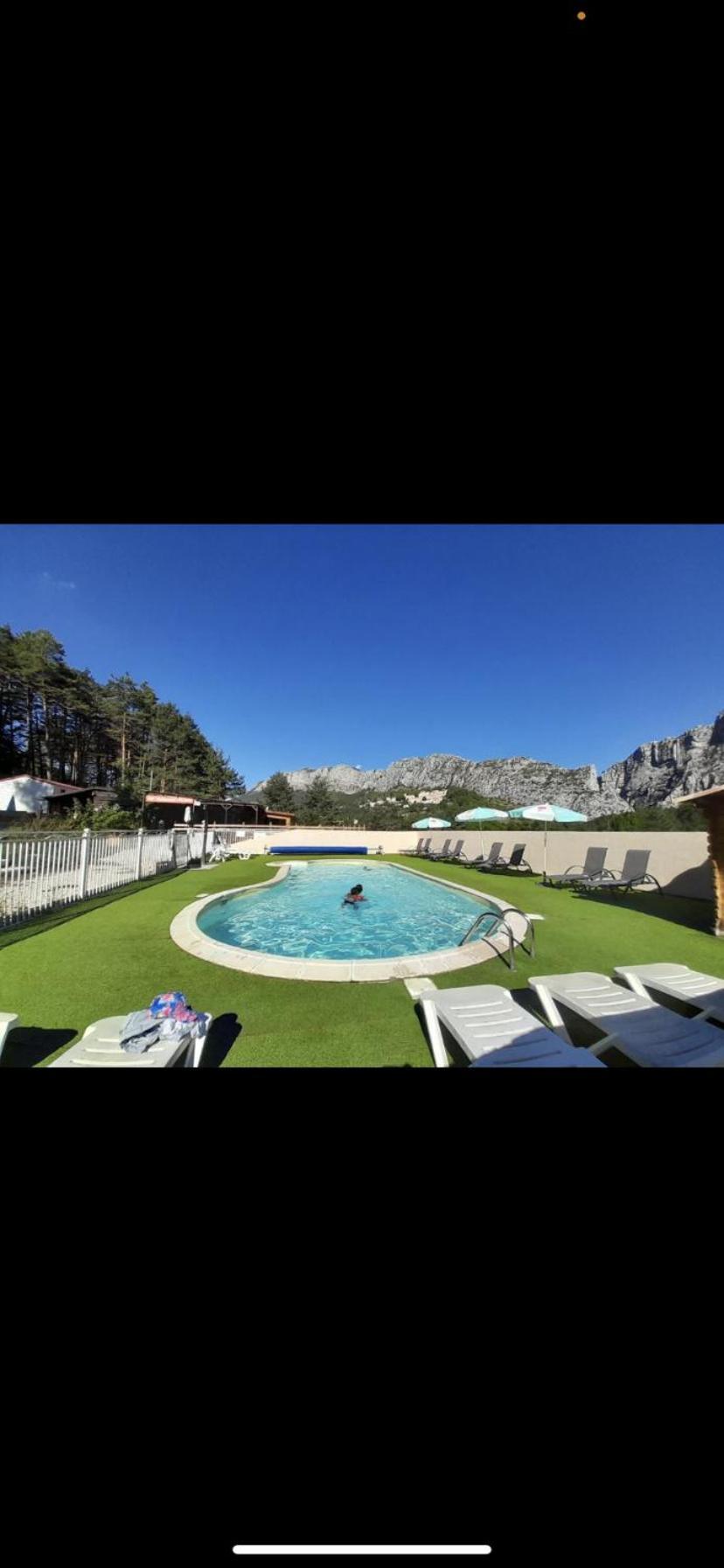 Mobilhome Comfort A La Montagne Saint-Auban  Bagian luar foto