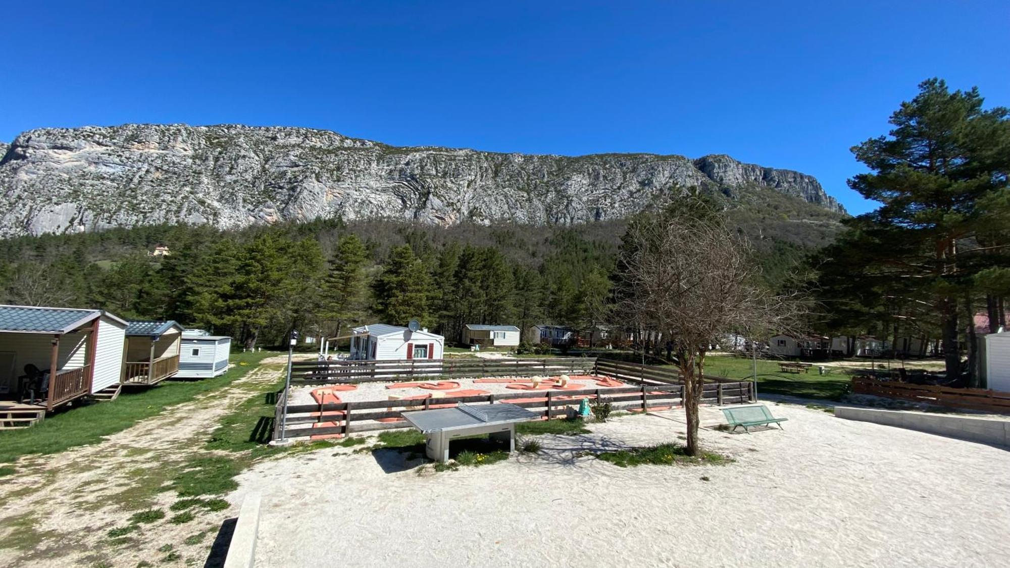 Mobilhome Comfort A La Montagne Saint-Auban  Bagian luar foto